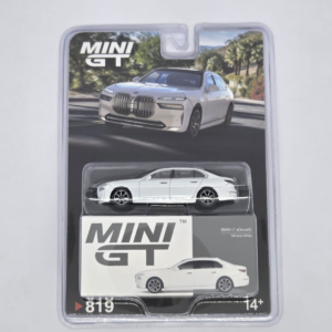 Mini GT BMW i7 xDrive60 Mineral White (#819)